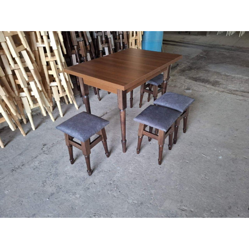 Обідній комплект стіл і 4 табуретатів